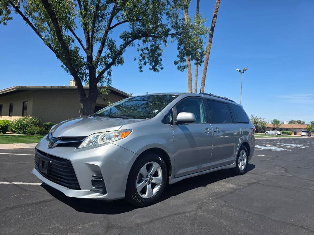 2018 TOYOTA Sienna