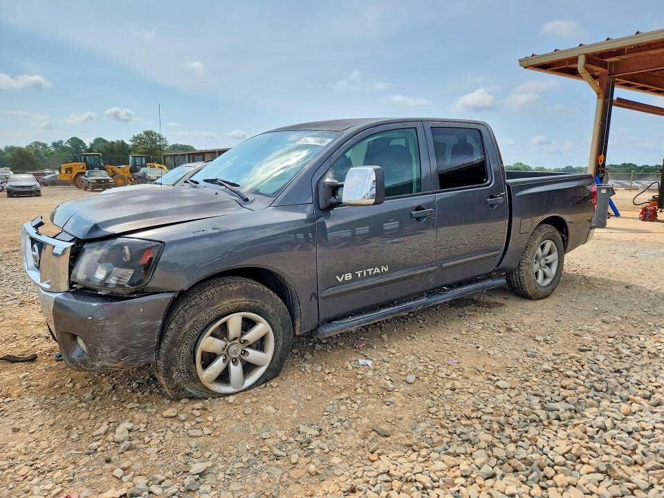 2012 NISSAN Titan