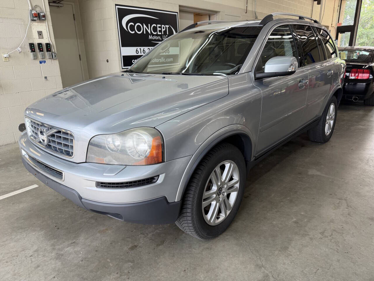 2011 VOLVO XC90