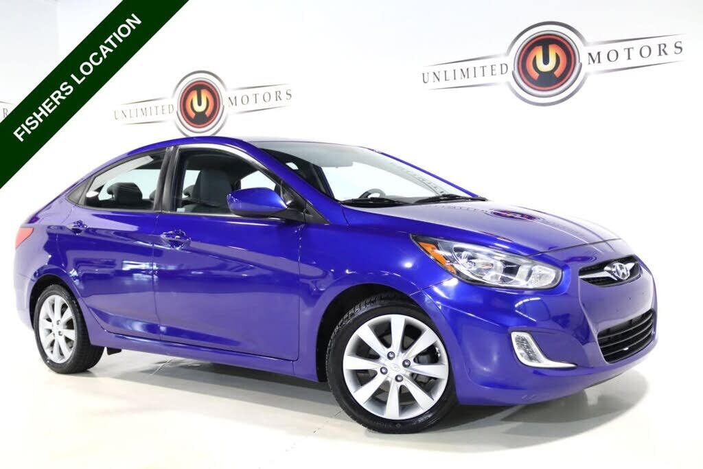 2013 HYUNDAI Accent
