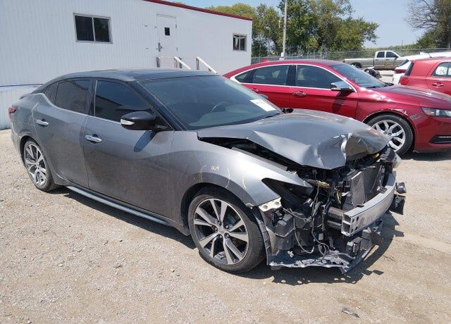 2017 NISSAN Maxima