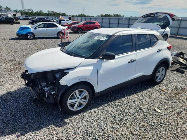 2021 NISSAN Kicks