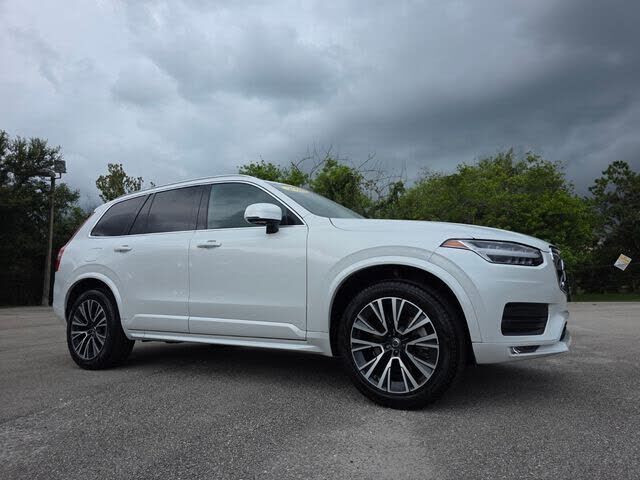 2022 VOLVO XC90