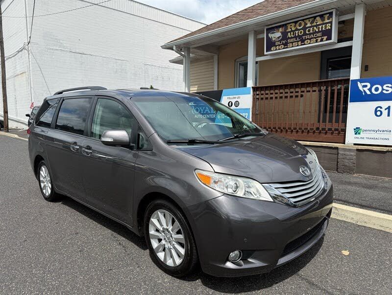 2014 TOYOTA Sienna