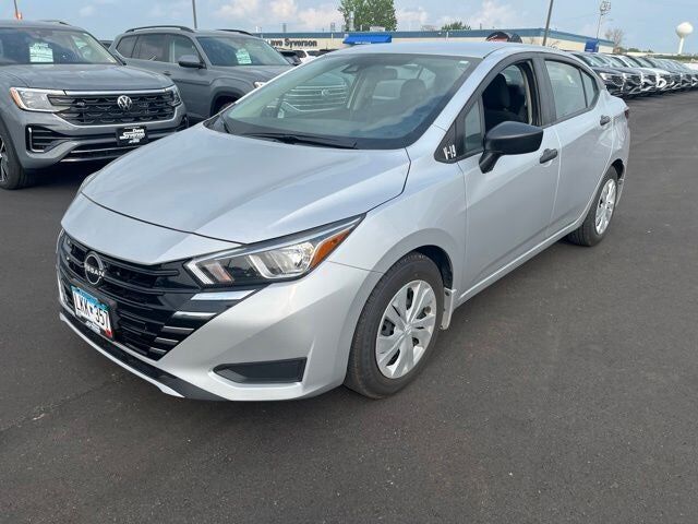 2023 NISSAN Versa