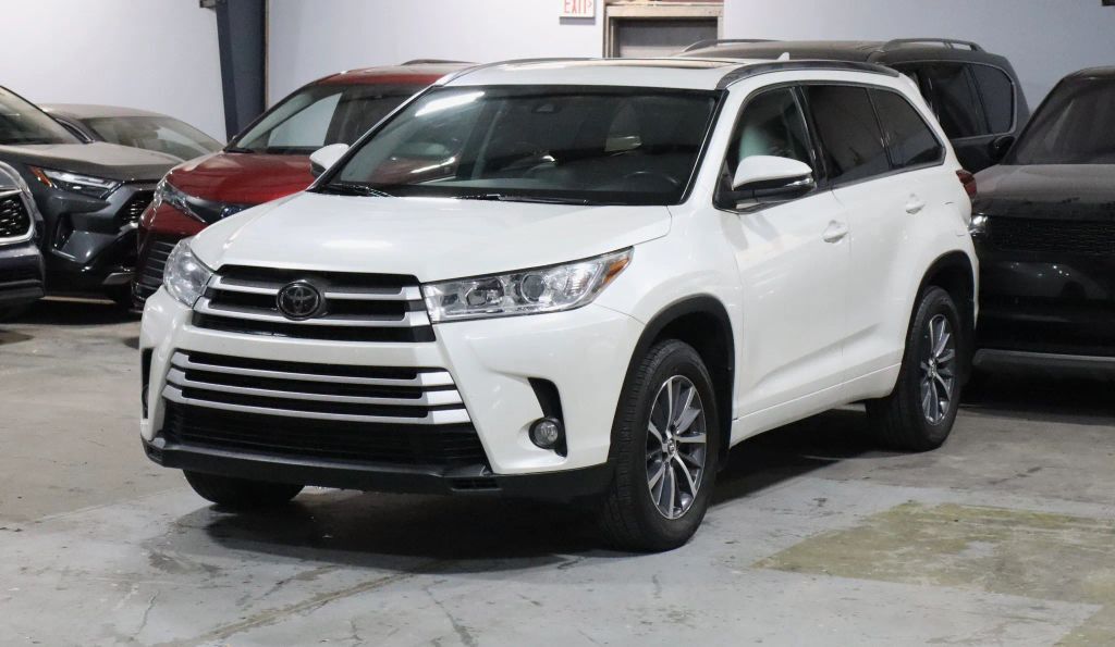 2018 TOYOTA Highlander