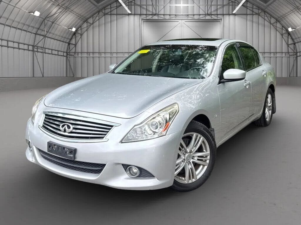 2015 INFINITI Q40