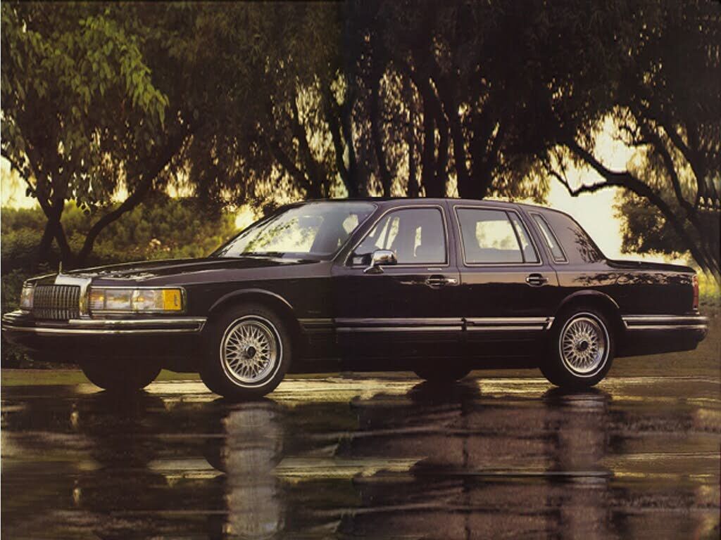 1993 LINCOLN Town Car
