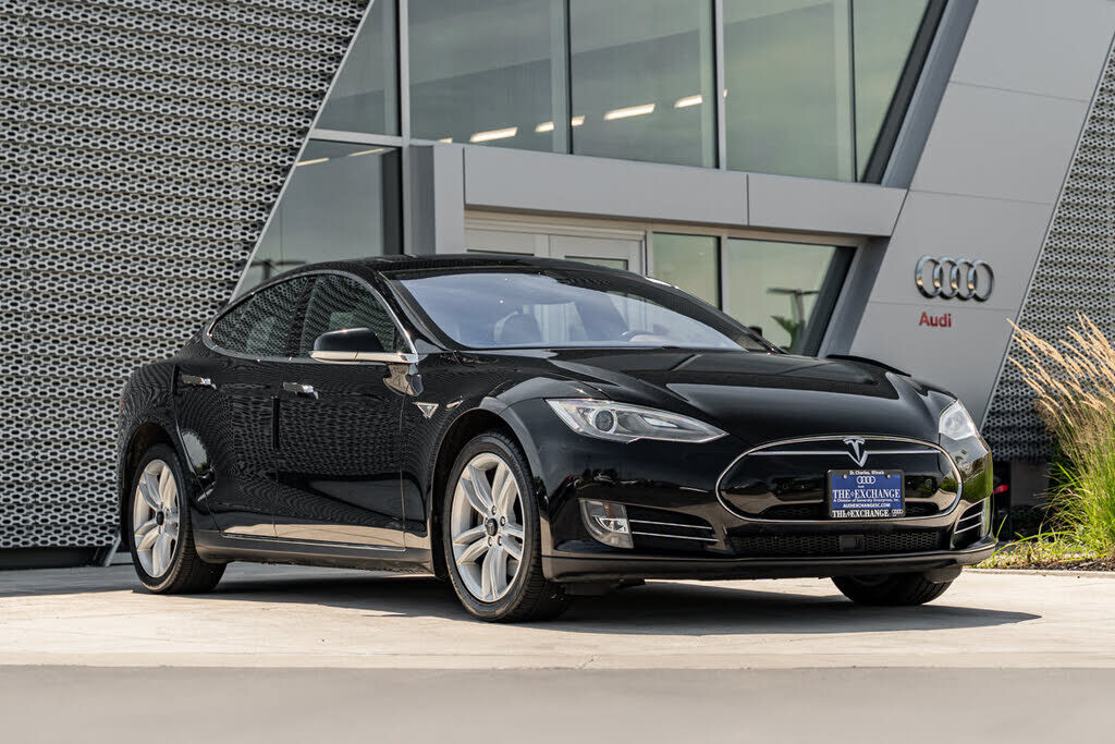 2015 TESLA Model S