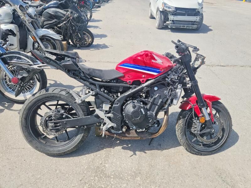 2025 HONDA CB