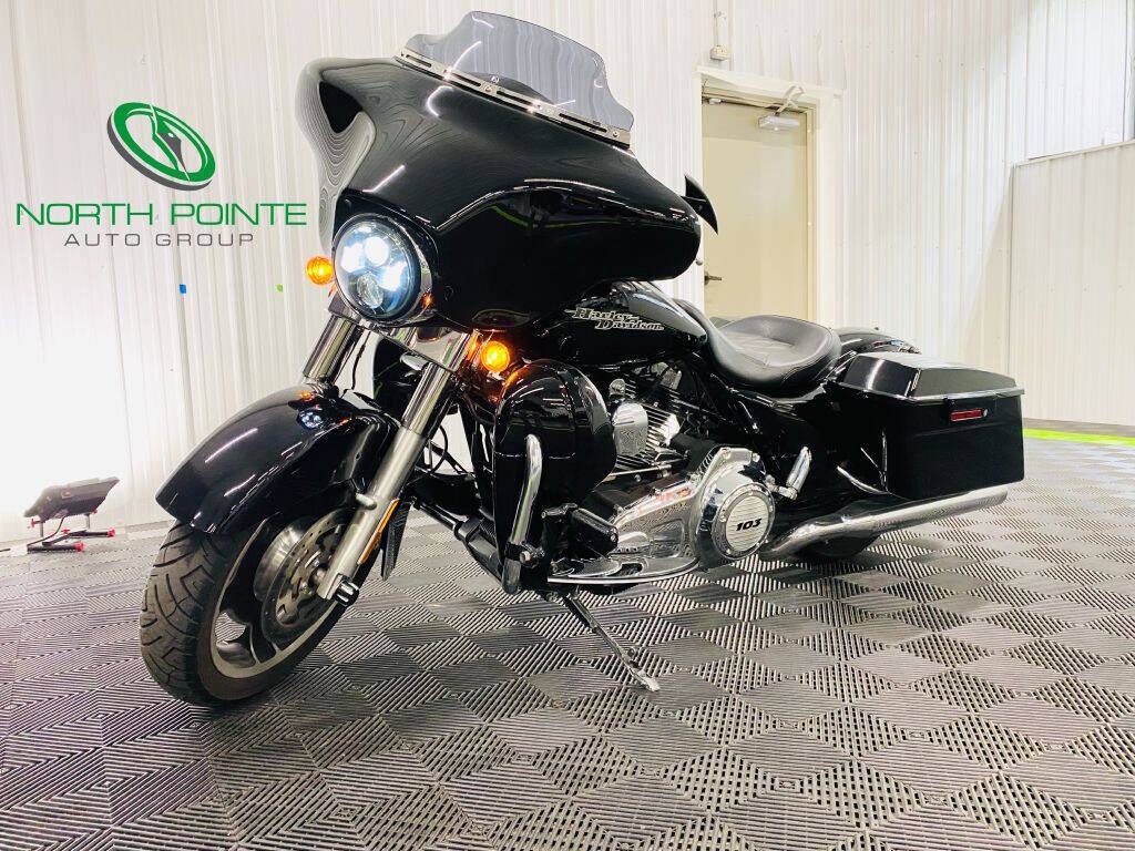 2013 HARLEY DAVIDSON Street Glide