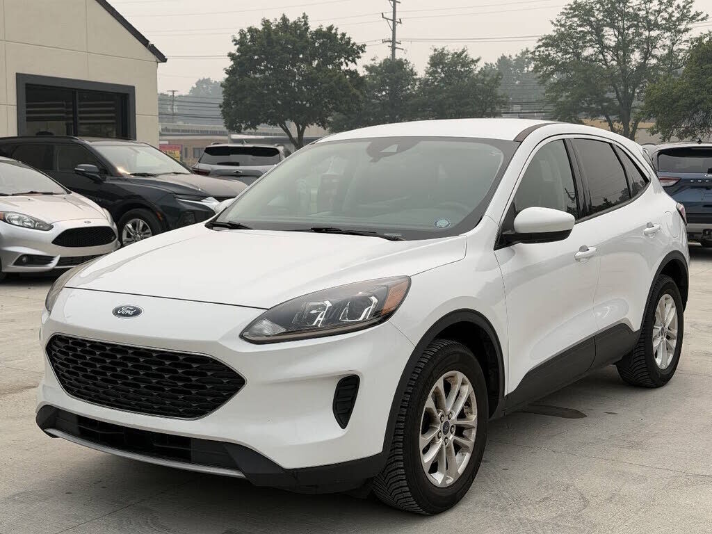 2020 FORD Escape
