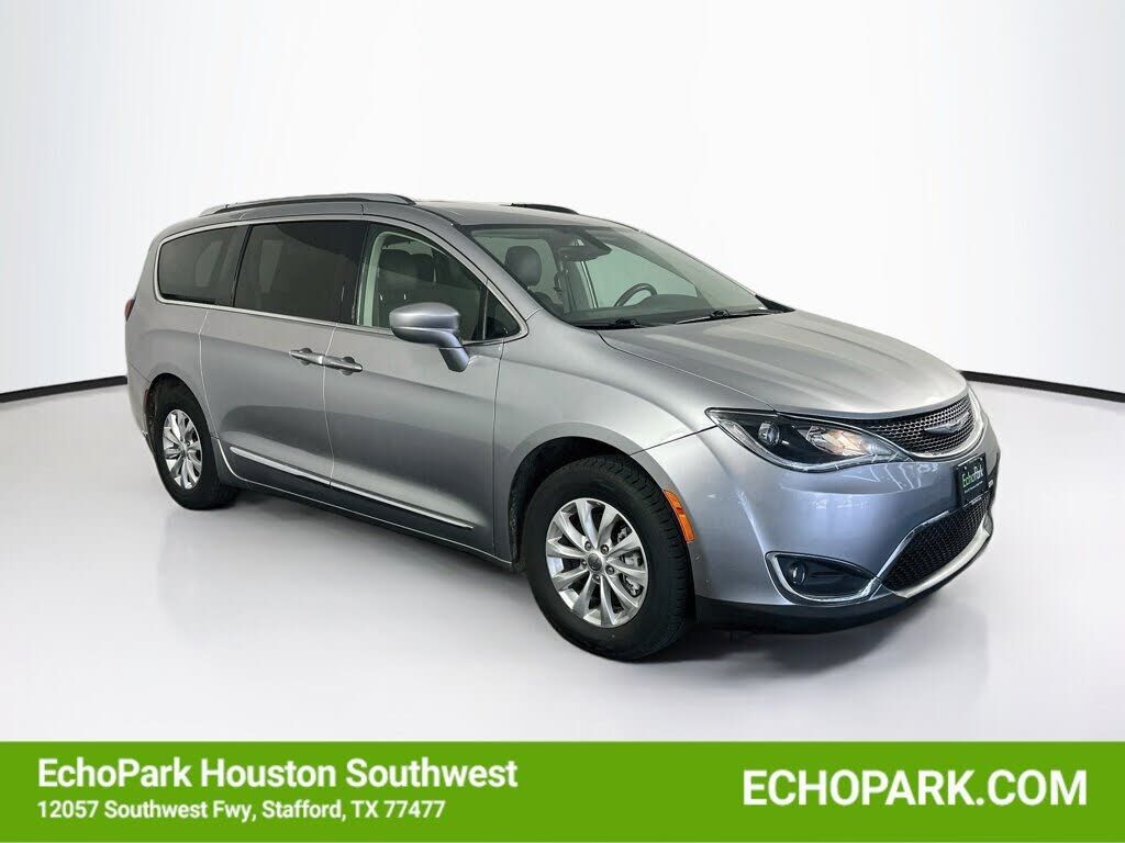2019 CHRYSLER Pacifica