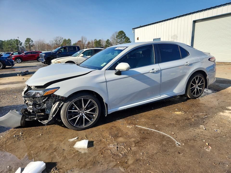 2024 TOYOTA Camry