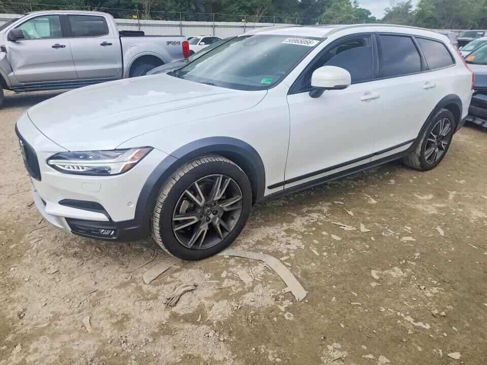 2017 VOLVO V90CC