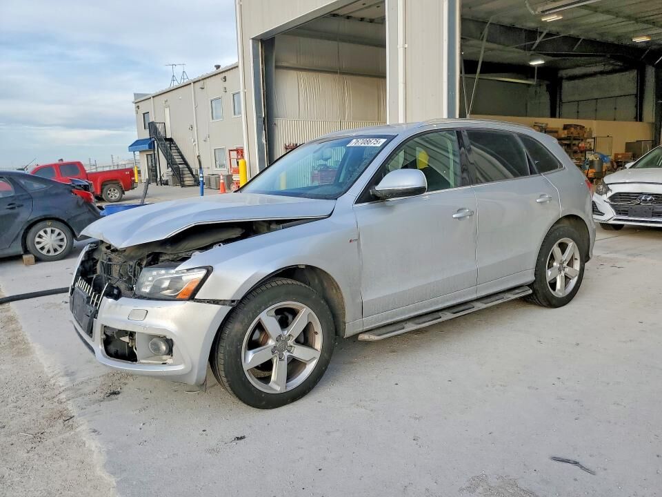 2011 AUDI Q5