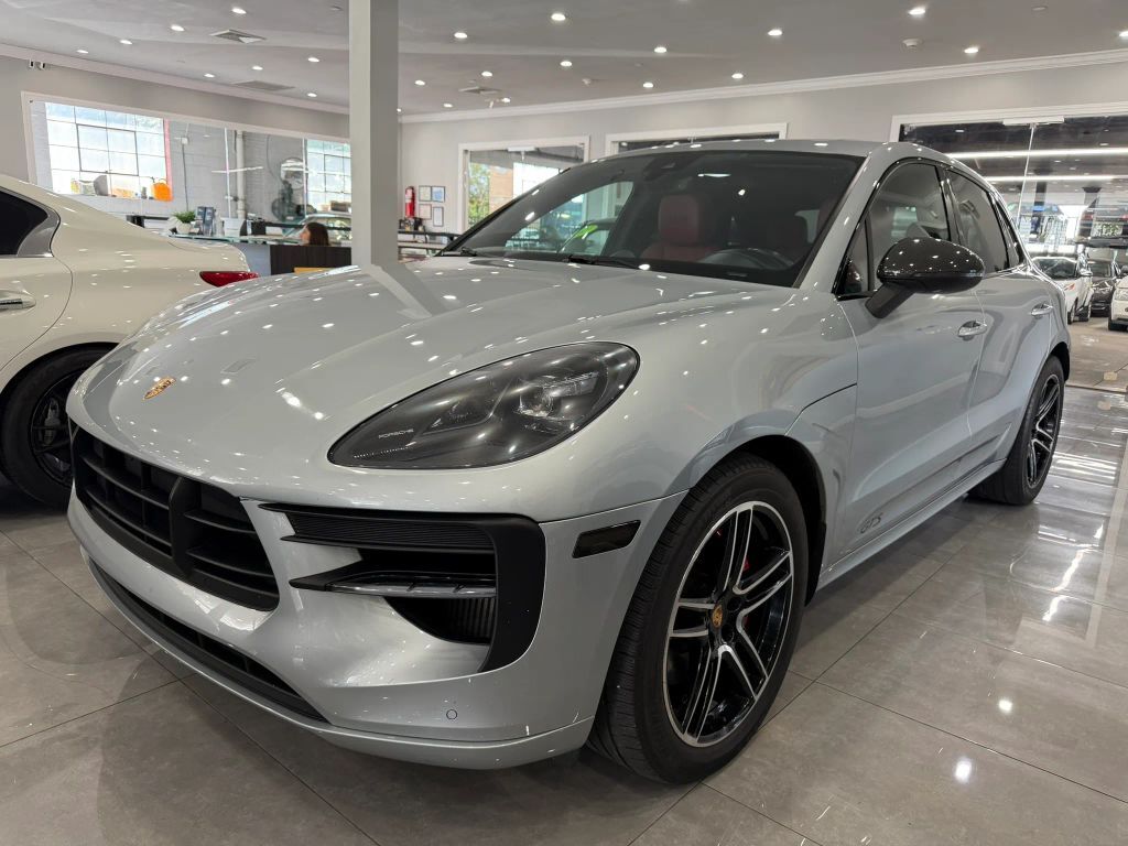 2020 PORSCHE Macan
