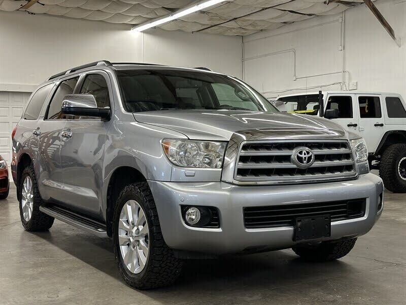 2010 TOYOTA Sequoia