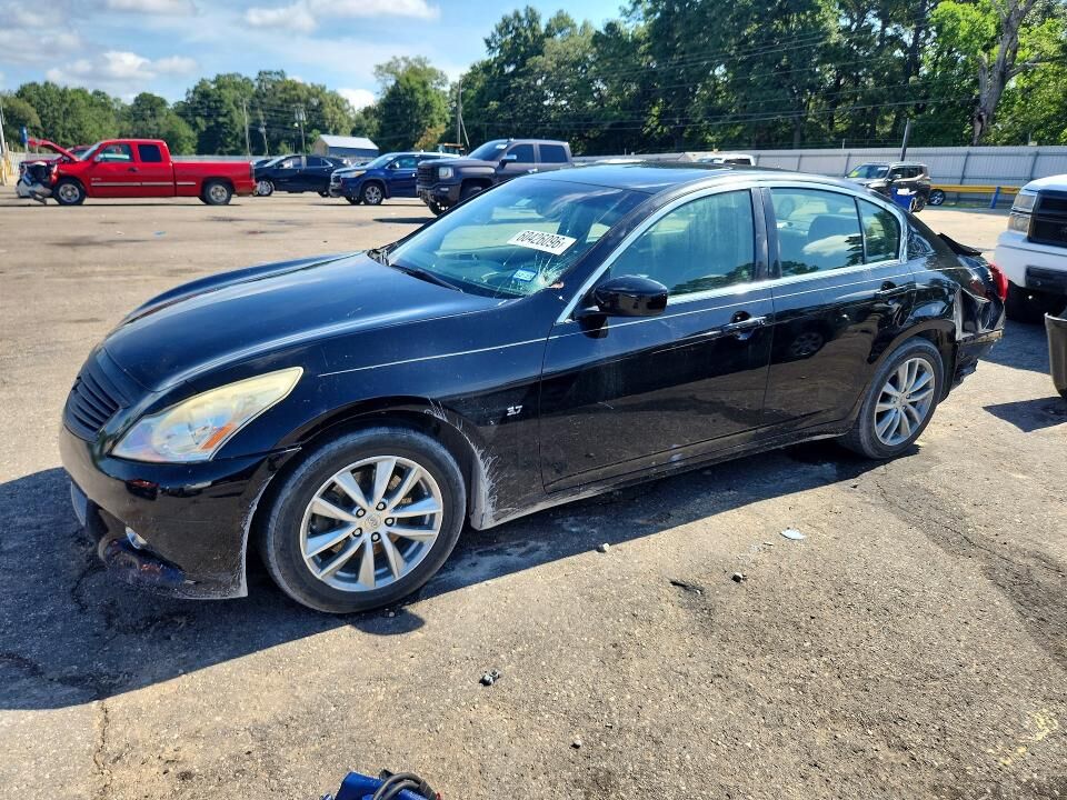 2015 INFINITI Q40
