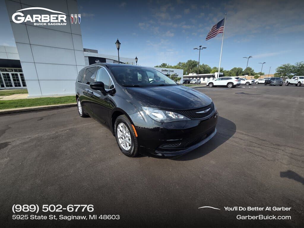 2024 CHRYSLER Voyager