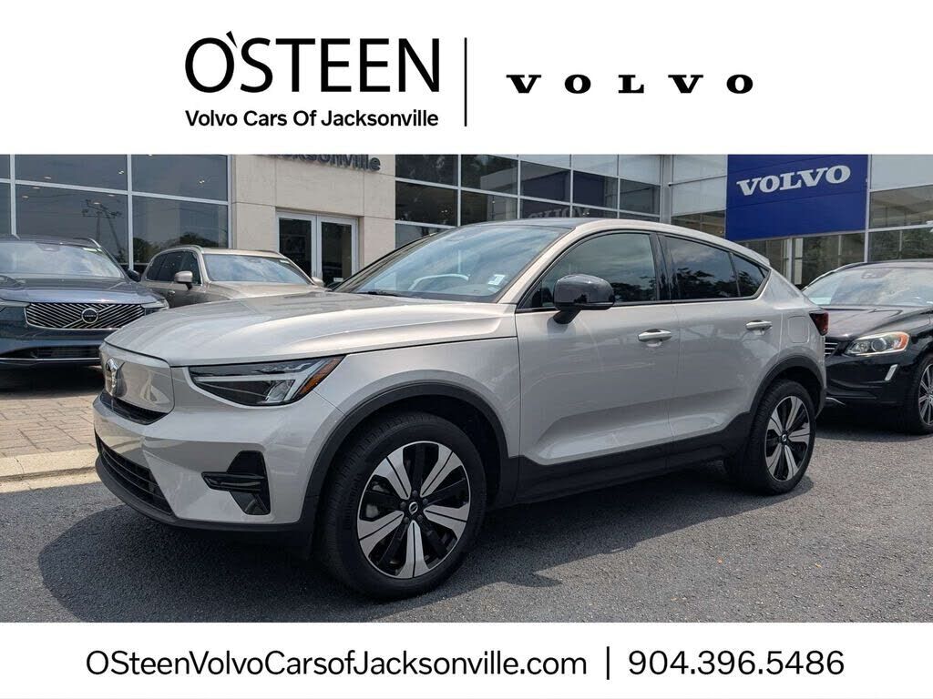 2023 VOLVO C40