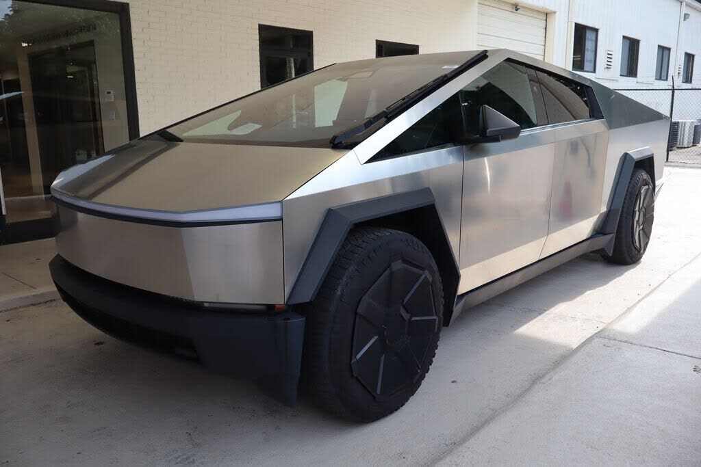 2024 TESLA Cybertruck