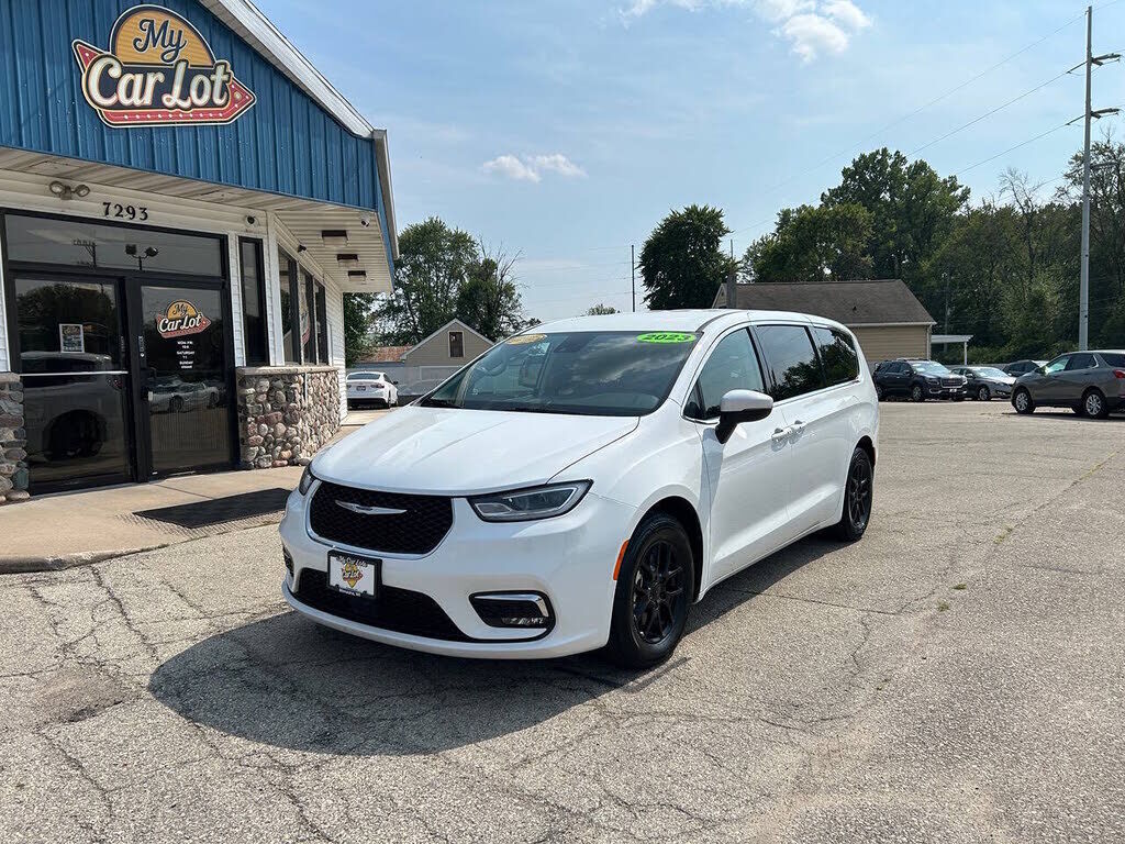 2023 CHRYSLER Pacifica