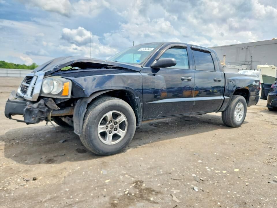 2005 DODGE Dakota