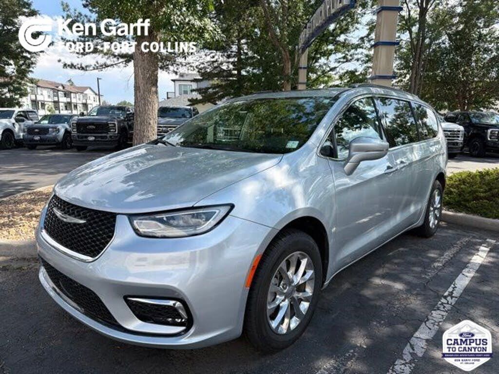 2022 CHRYSLER Pacifica