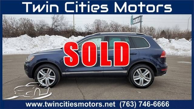 2012 VOLKSWAGEN Touareg