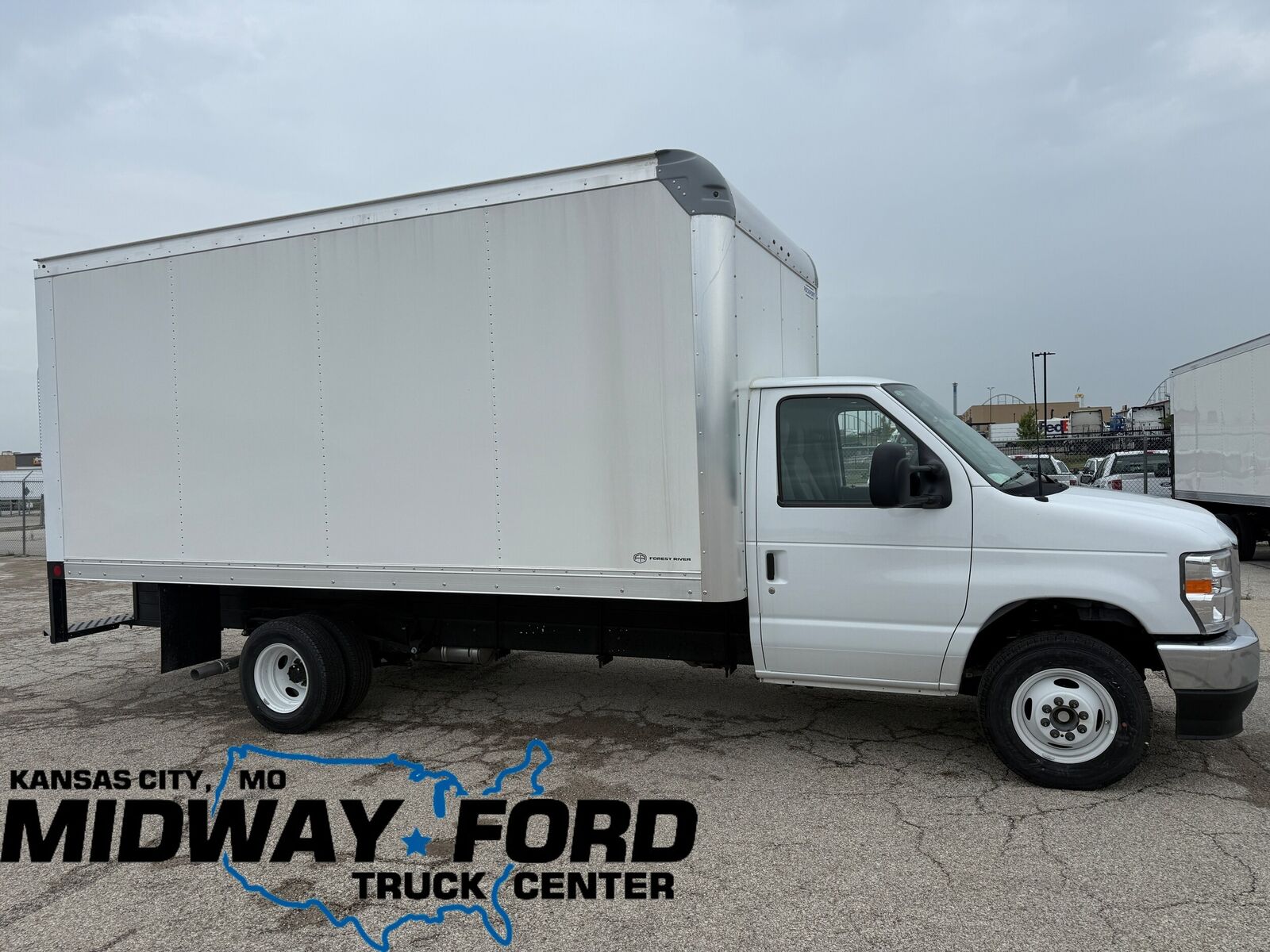 2027 FORD E-450