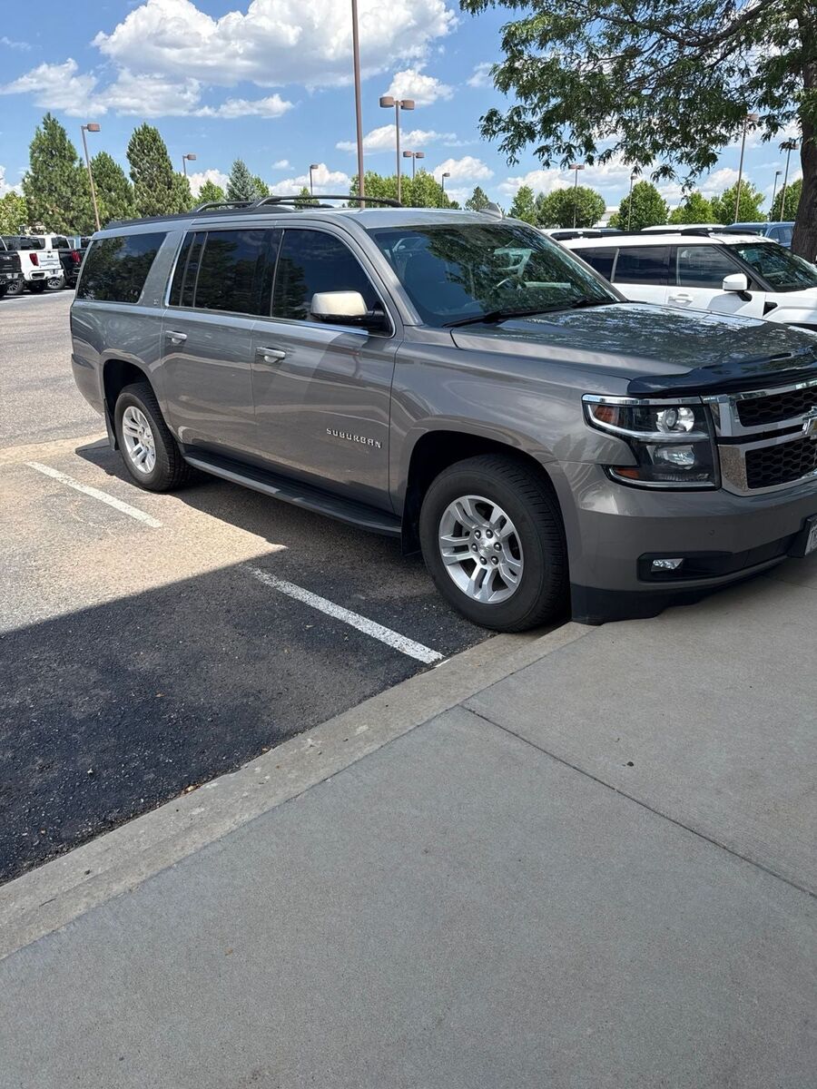 2017 CHEVROLET Suburban