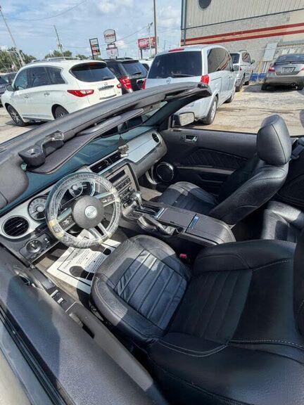 2011 FORD Mustang