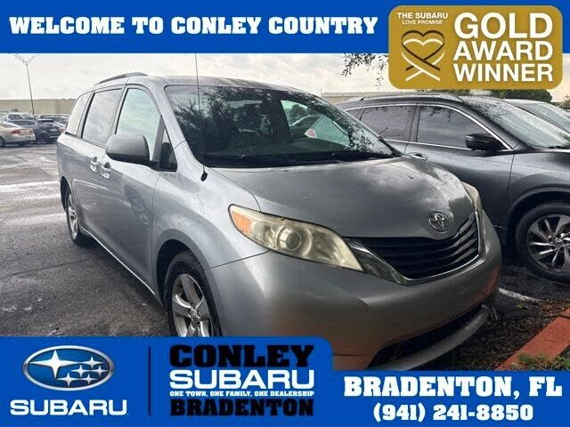 2014 TOYOTA Sienna