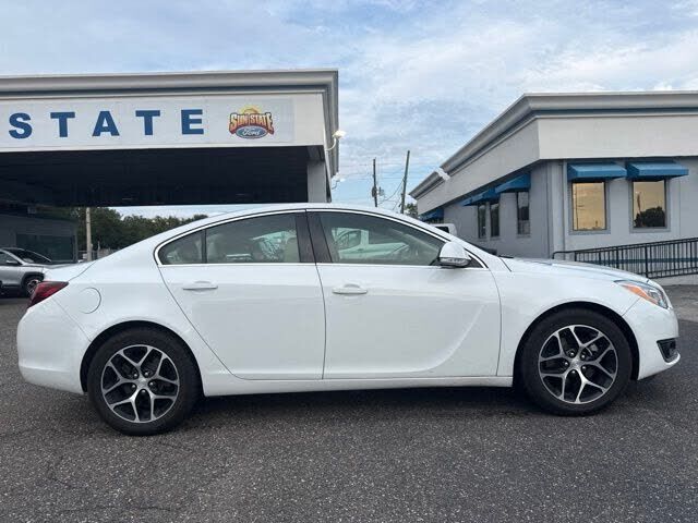 2017 BUICK Regal