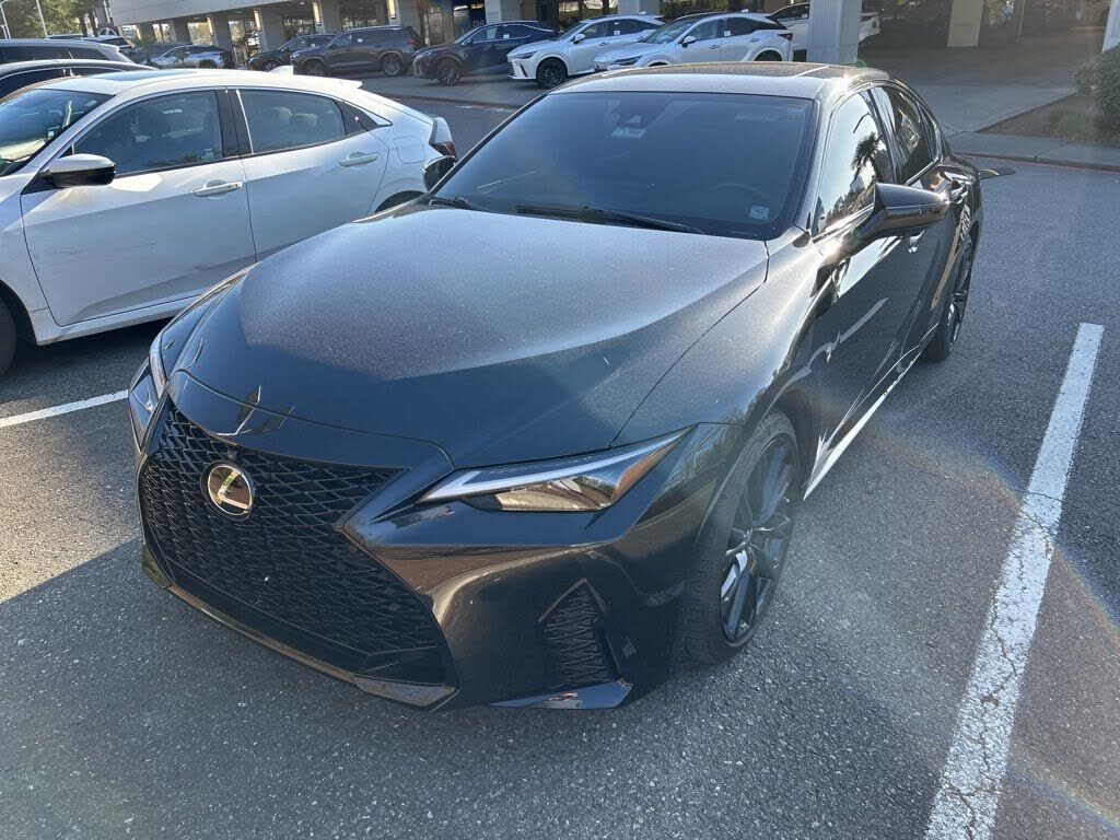 2022 LEXUS IS