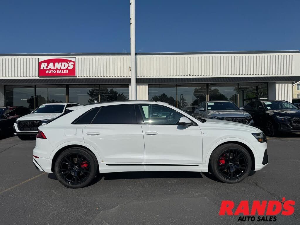 2023 AUDI Q8