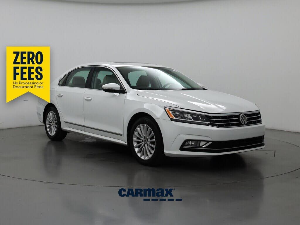 2016 VOLKSWAGEN Passat