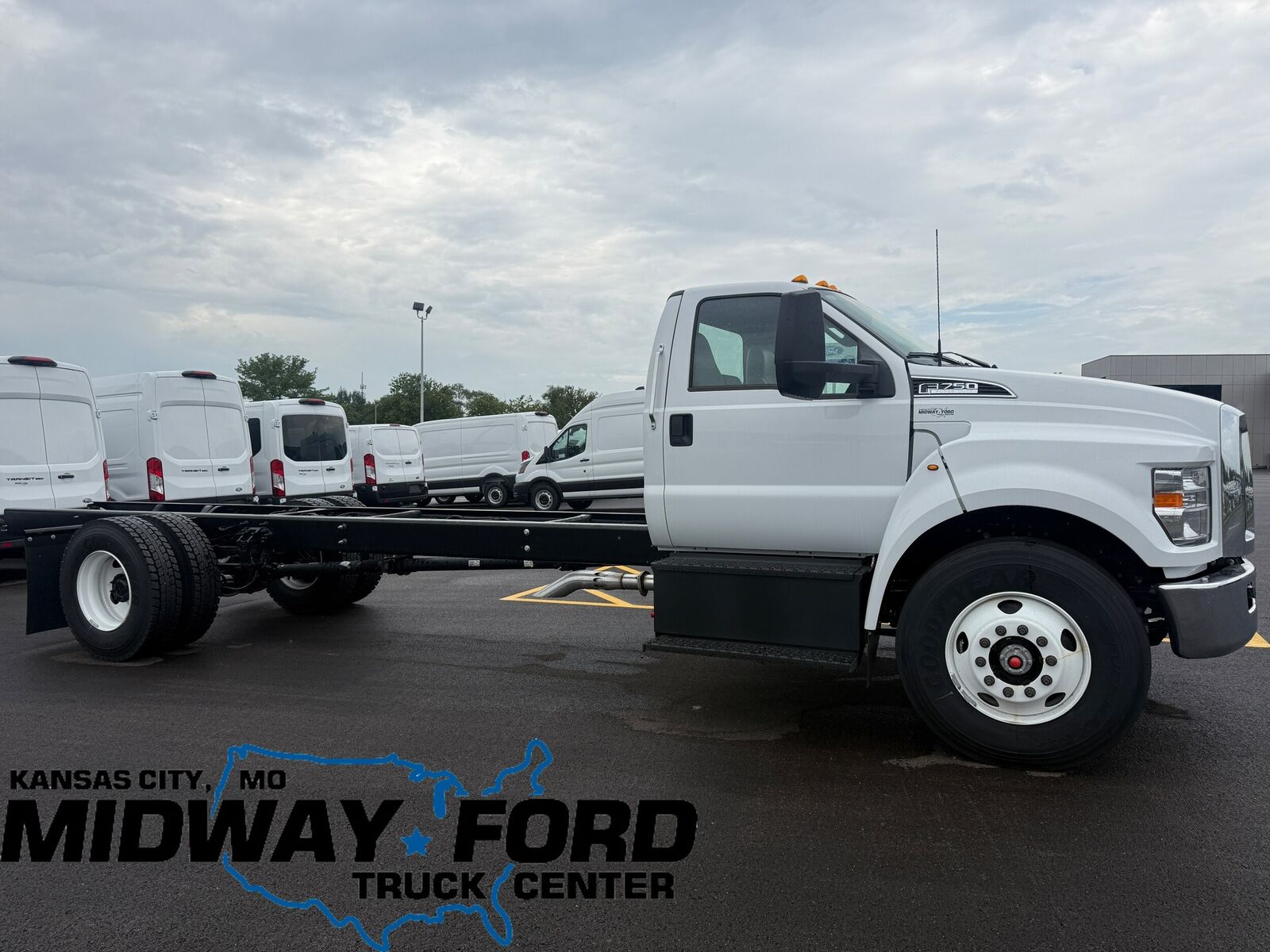 2027 FORD F-750