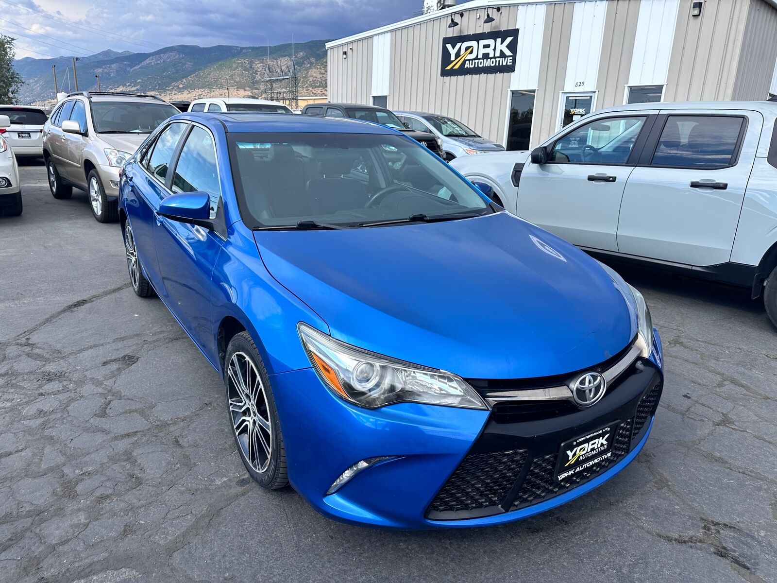 2016 TOYOTA Camry