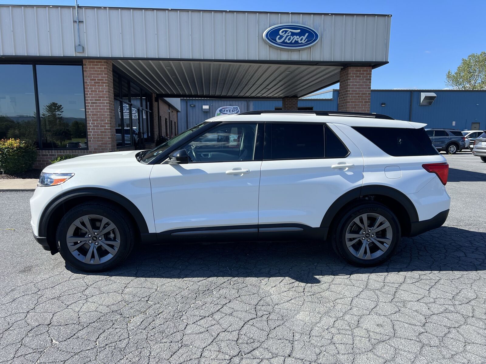 2023 FORD Explorer
