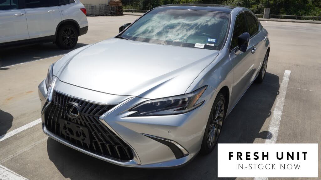 2024 LEXUS ES