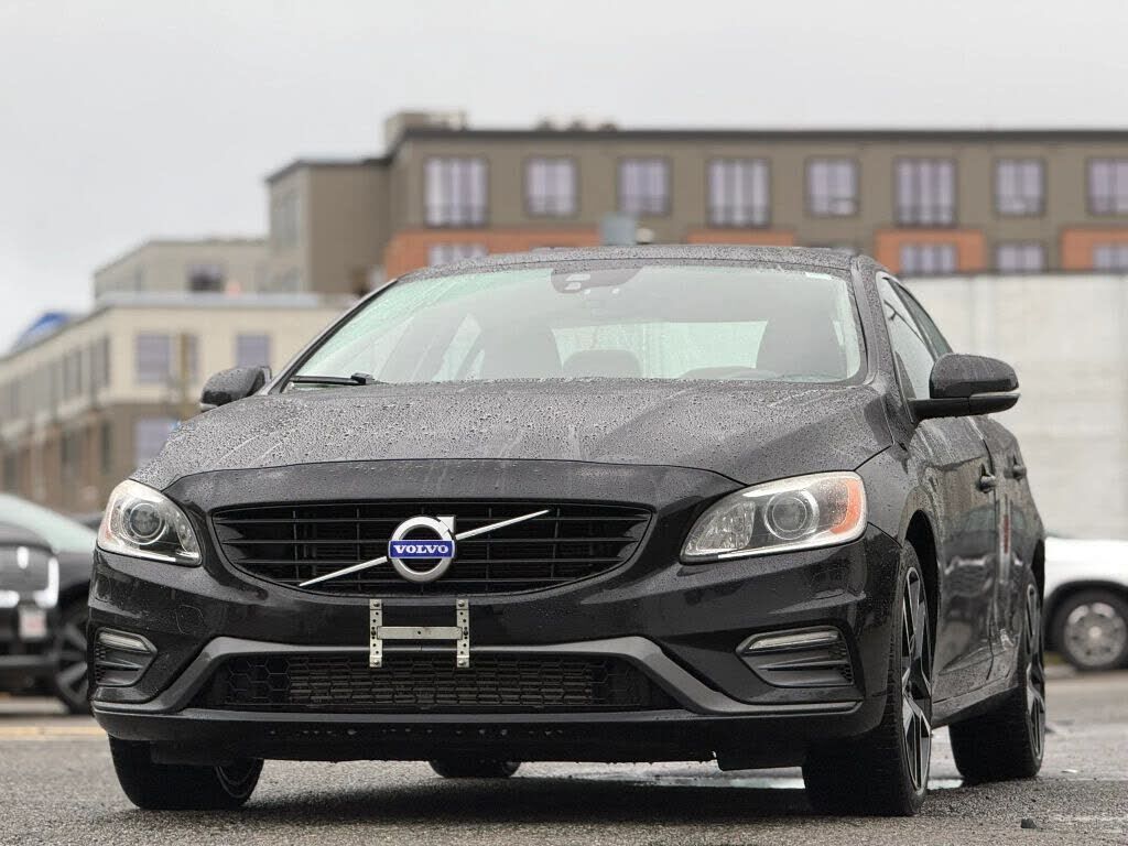 2017 VOLVO S60
