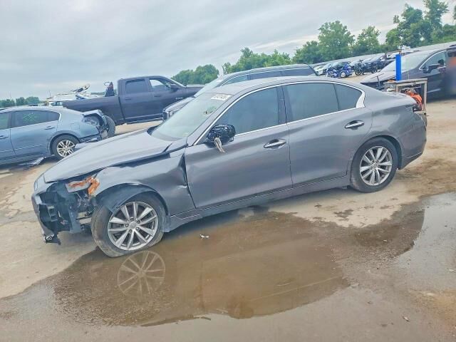 2016 INFINITI Q50