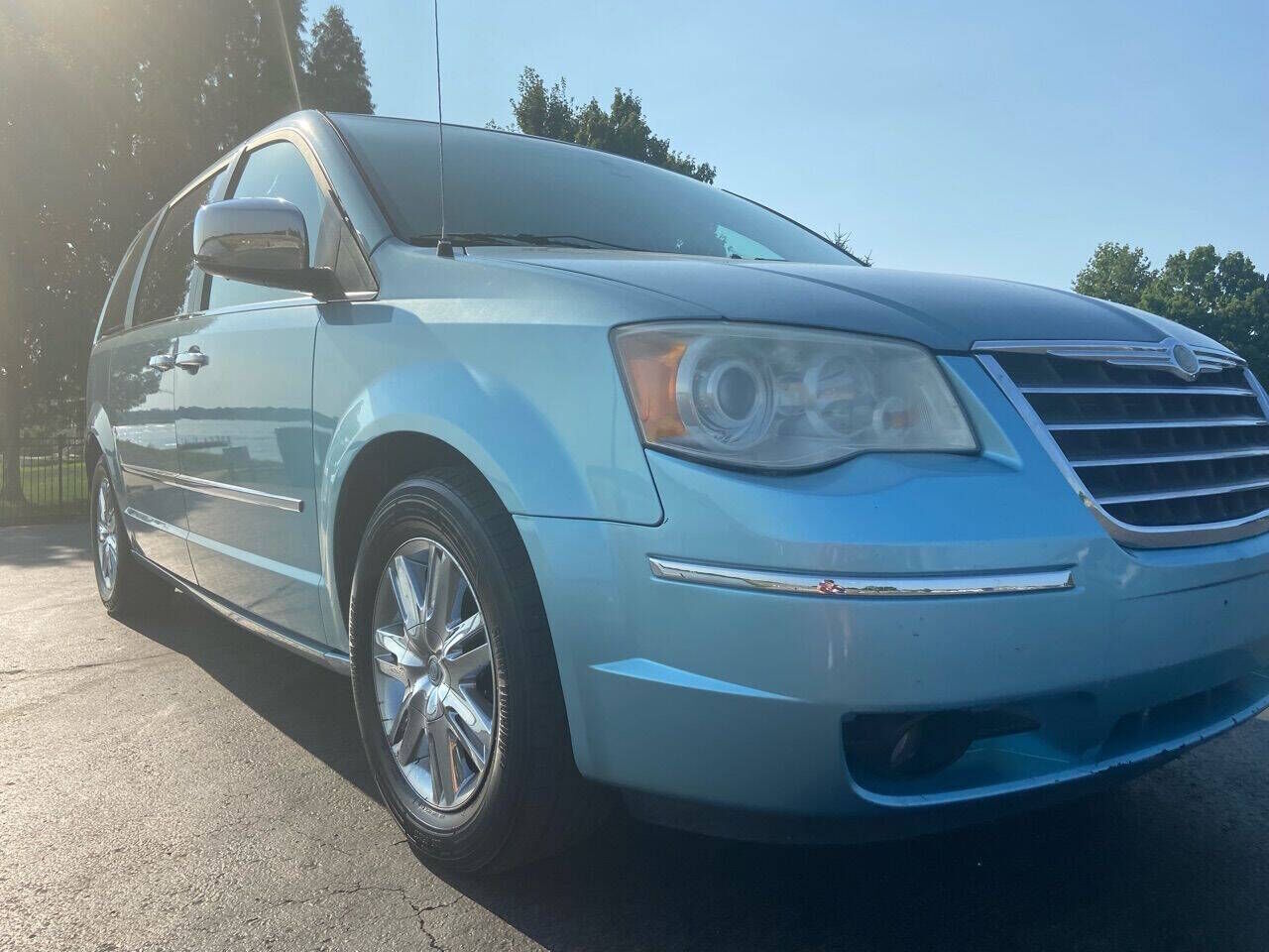 2010 CHRYSLER Town and Country