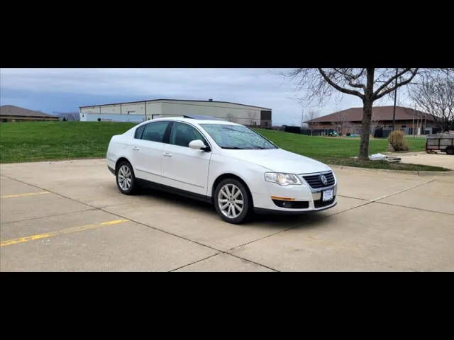 2010 VOLKSWAGEN Passat