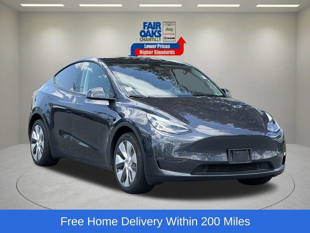 2024 TESLA Model Y