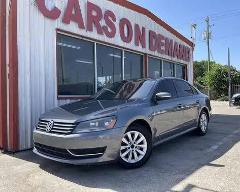 2013 VOLKSWAGEN Passat