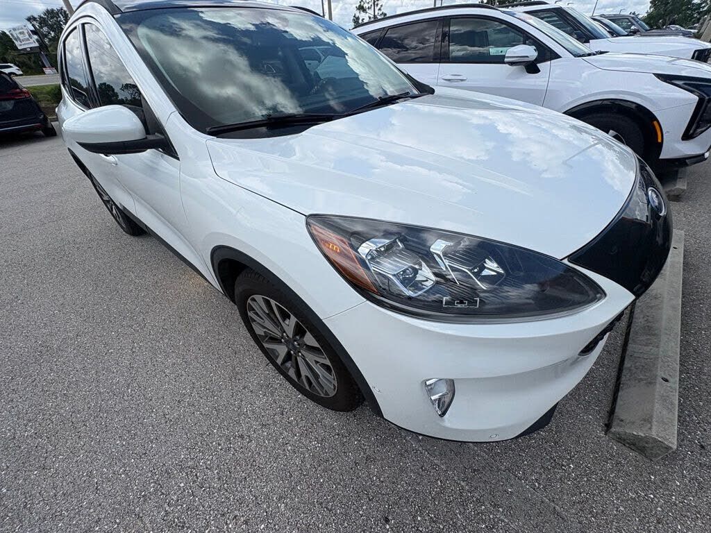 2021 FORD Escape