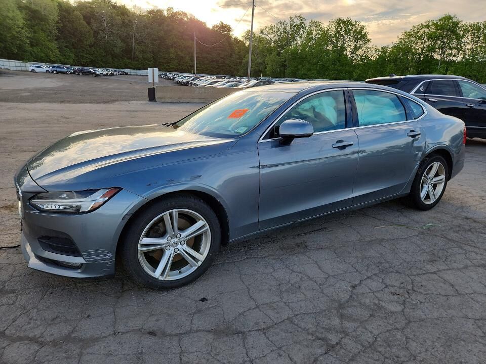 2018 VOLVO S90